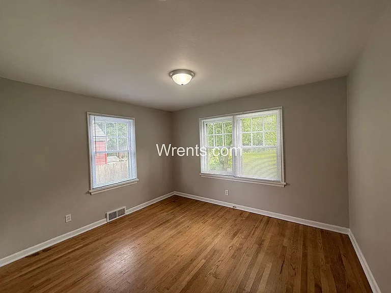 1104 E 14th Ave — Photo 9
