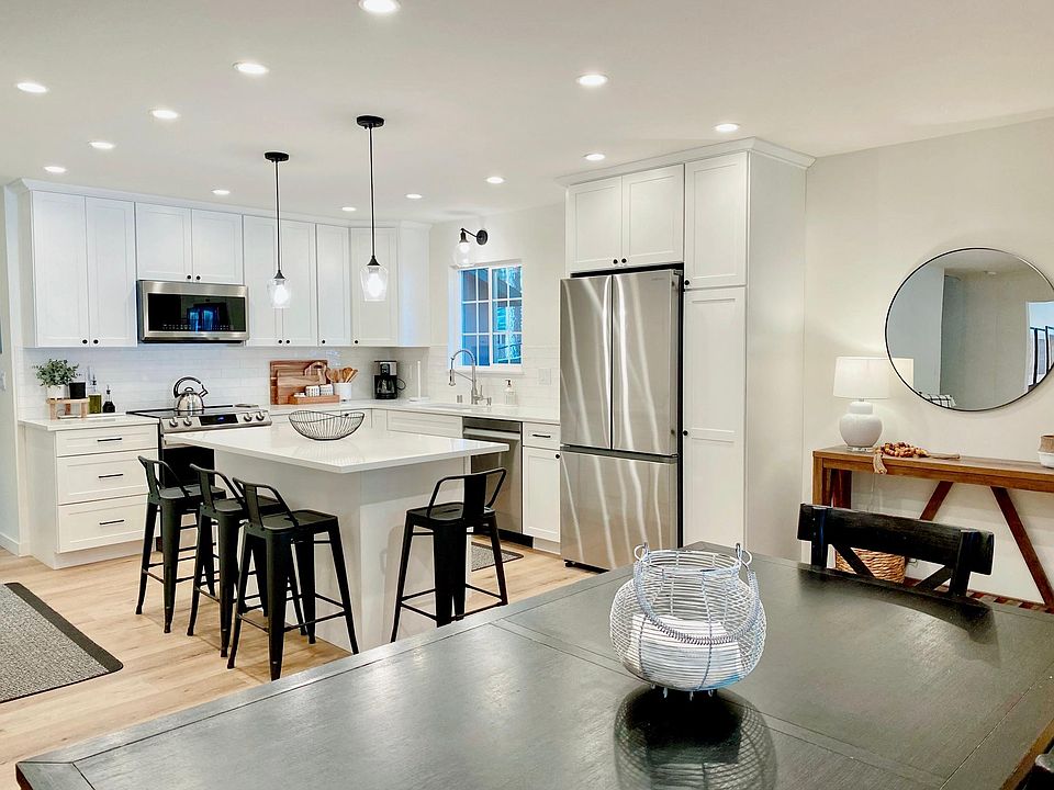 Kitchen and dining area