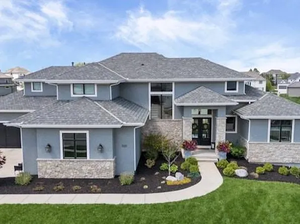 10710 W 173rd Ter, Overland Park, KS 66221