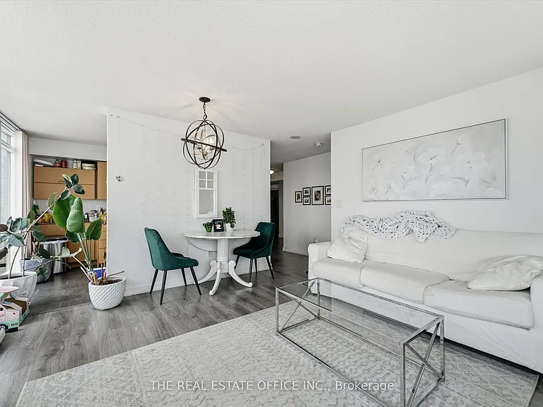 15 Fort York Blvd #4212 — Photo 6