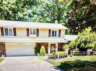 353 Dumbarton Blvd, Richmond Heights, OH 44143