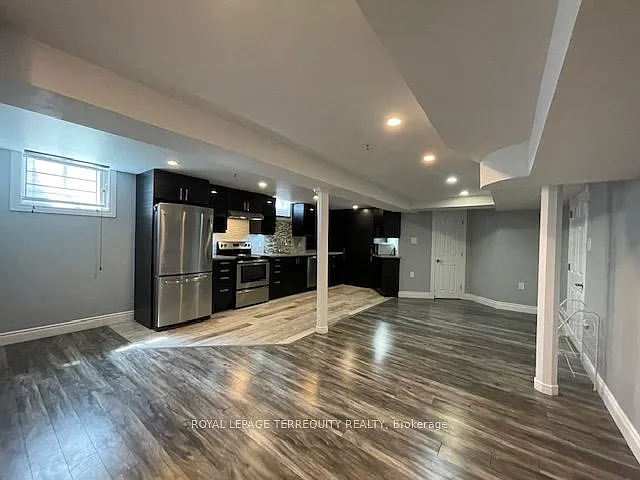 482 Camden Cir #BASEMENT — Photo 1