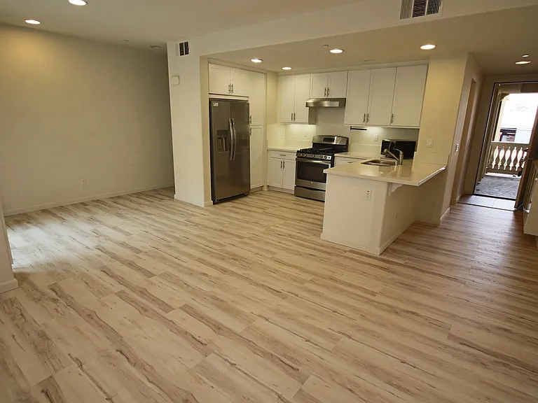 8897 Lightwave Ave — Photo 3