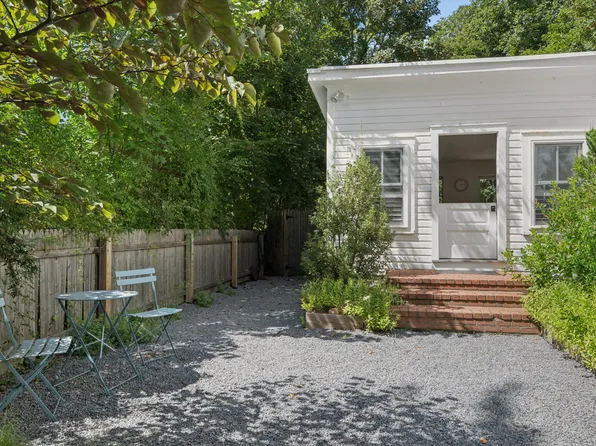 19 Grand St, Sag Harbor, NY 11963
