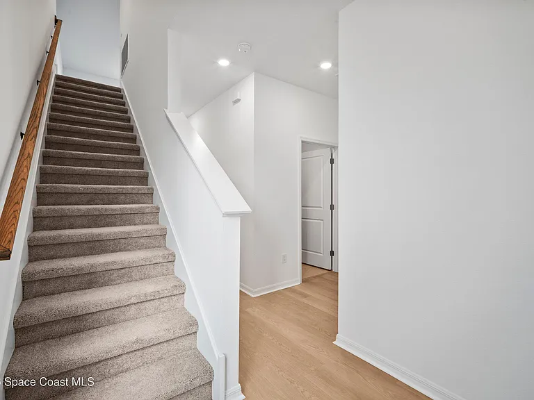 4374 Masthead Ave — Photo 6