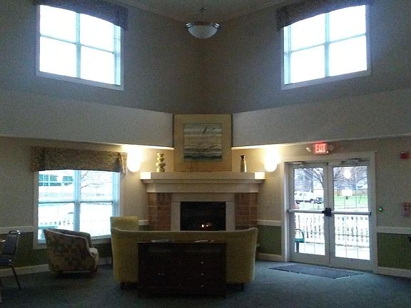 2nd image of 320 La Salle St APT 117