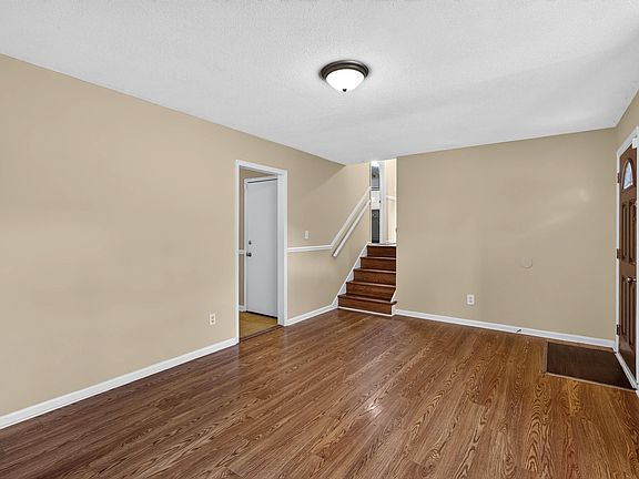5th image of 5148 Darlene Dr