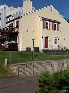 55 Mill Plain Rd #20-7, Danbury, CT, 06810