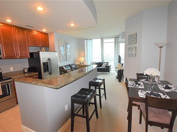 5th image of 301 Virginia St Unit 1812