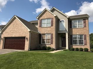 340 Osprey Ln, Lindenhurst, IL 60046