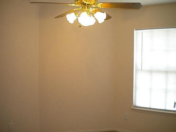 5th image of 4244 Staghorn Cir S