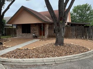 640 Glennwood Dr, Uvalde, TX 78801