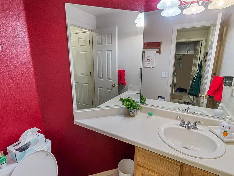 420 Hudson Ct — Photo 12