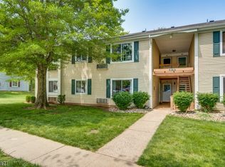25 Bolton Ct, Somerset, NJ 08873