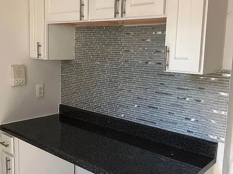 2719 Morris Ave #4B — Photo 2