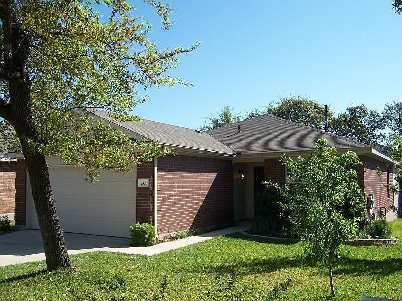 2nd image of 2306 John Tee Dr