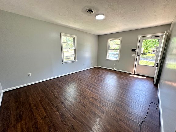 3rd image of 105B Lora Ln