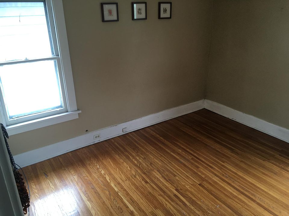 2nd image of 362 Linden Ave #2