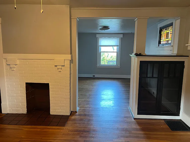 616 Peebles St — Photo 3