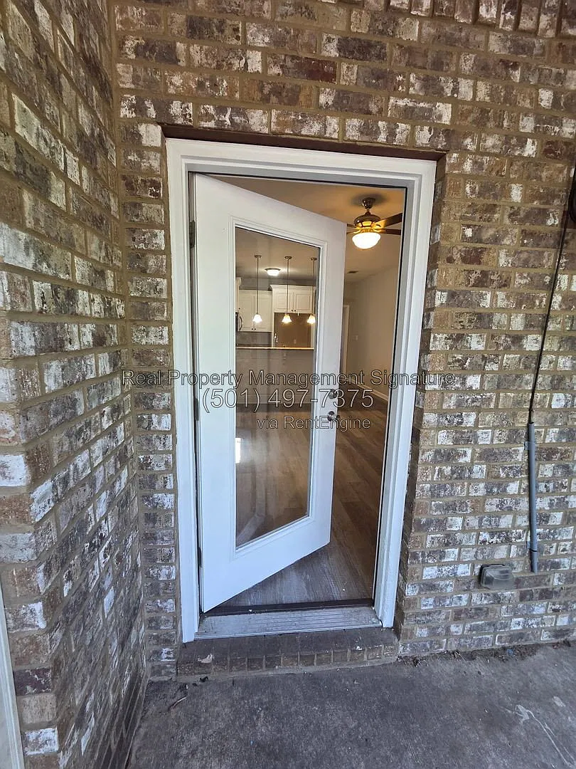 2 bed, 1.0 bath, 1050 sqft, $1,250 — Photo 3