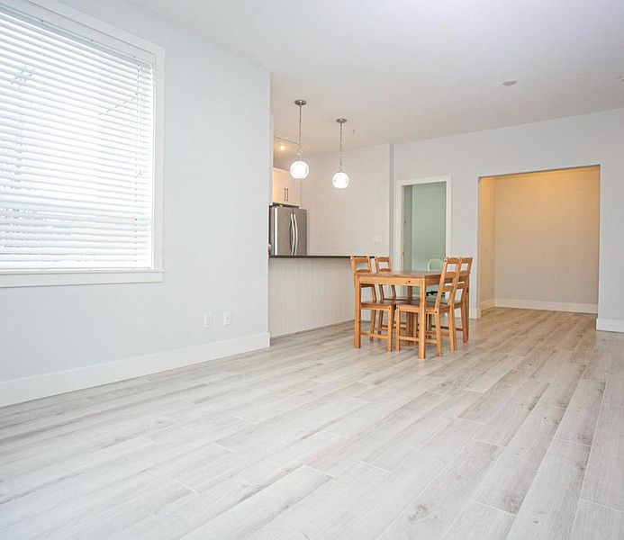 Surrey Apartment for rent - 2 Bedrooms — photo 3