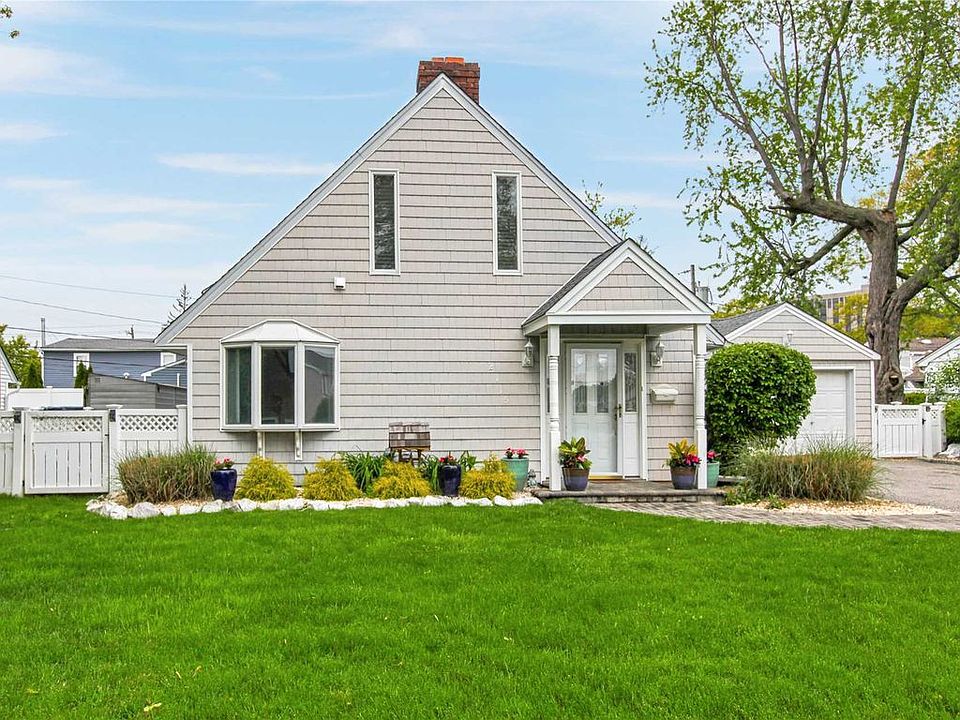 1st image of 2115 Randall Ave