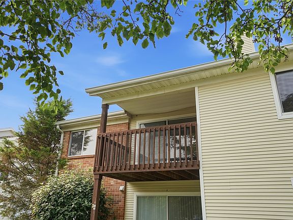 3rd image of 1420 Lake Pointe Way