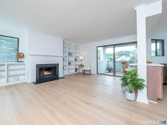 4th image of 168 Rowayton Woods Drive #168
