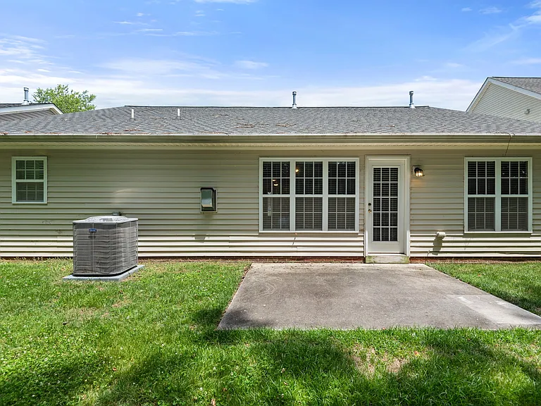 1908 Longburn Dr — Photo 31