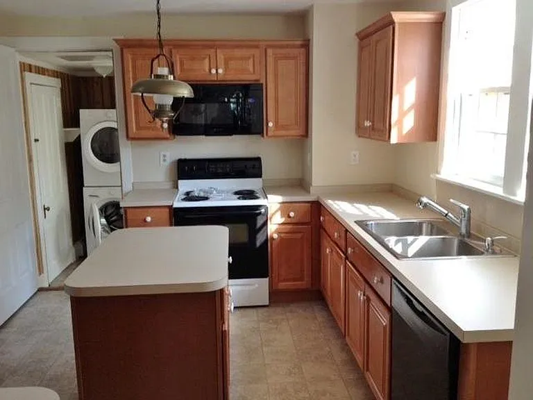 1034 W Schuylkill Rd — Photo 3