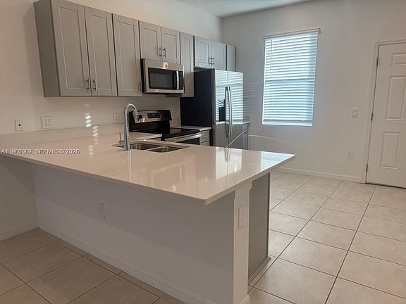 4th image of 2025 Viewfinder St #2025