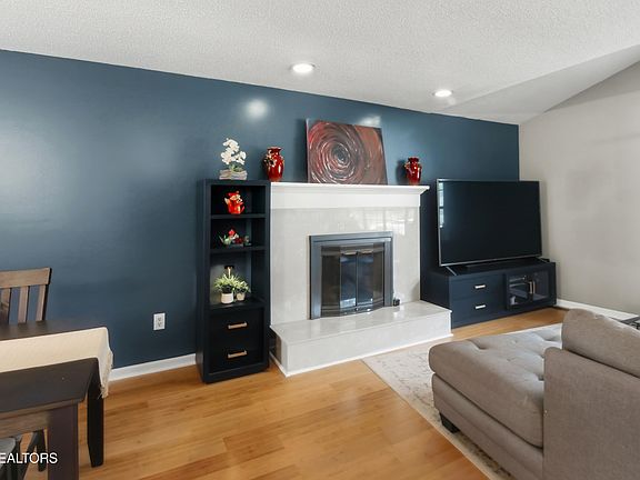 5th image of 1341 Carowinds Cir