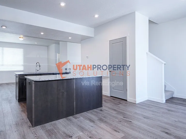 1058 W 360 S — Photo 12