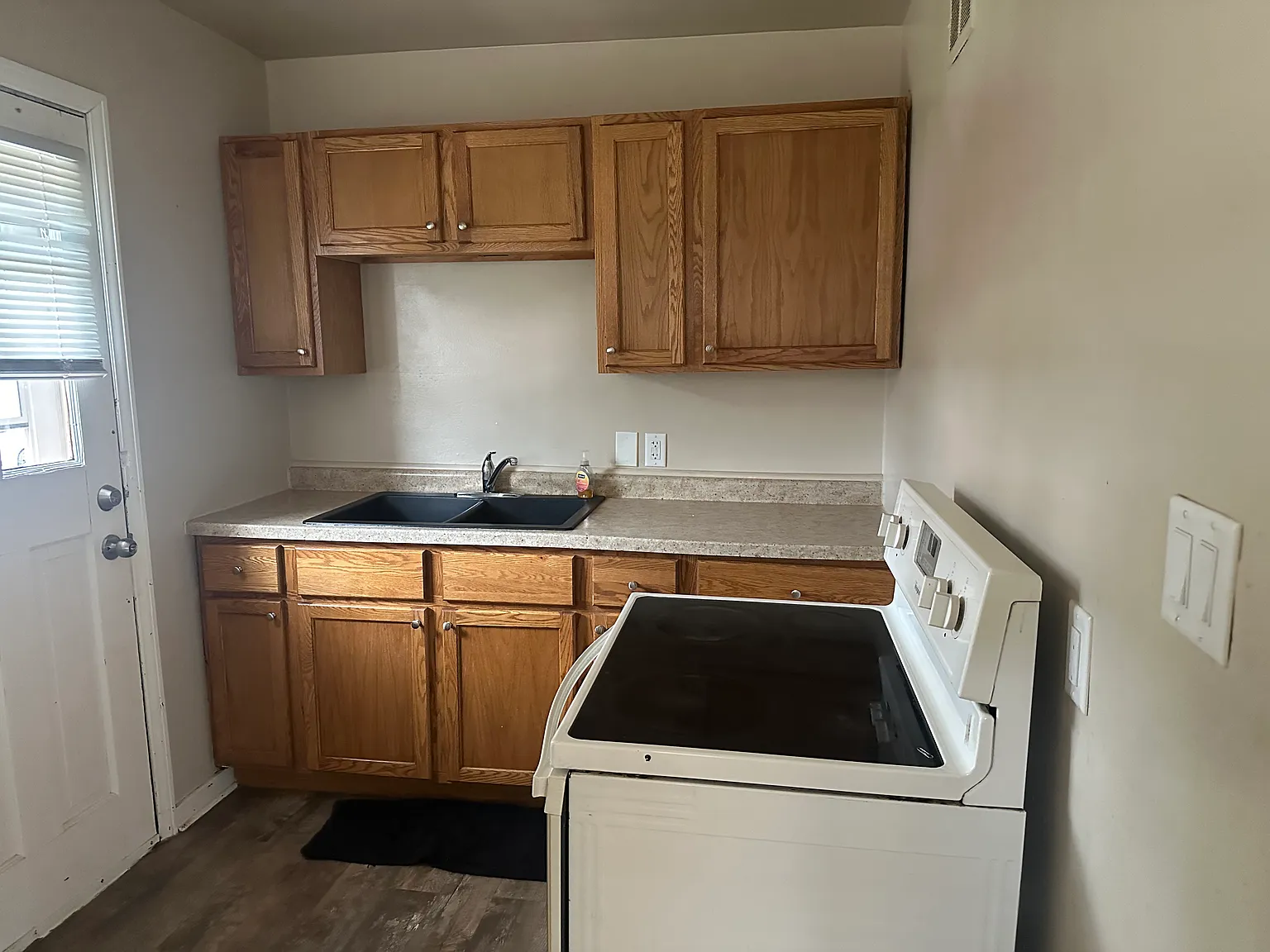 2 bed, 950 sqft, $1,200 — Photo 2