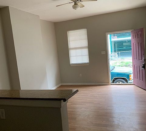 4th image of 1209 S Clark St