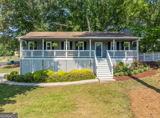 215 Castleair Dr NE, Kennesaw, GA 30144