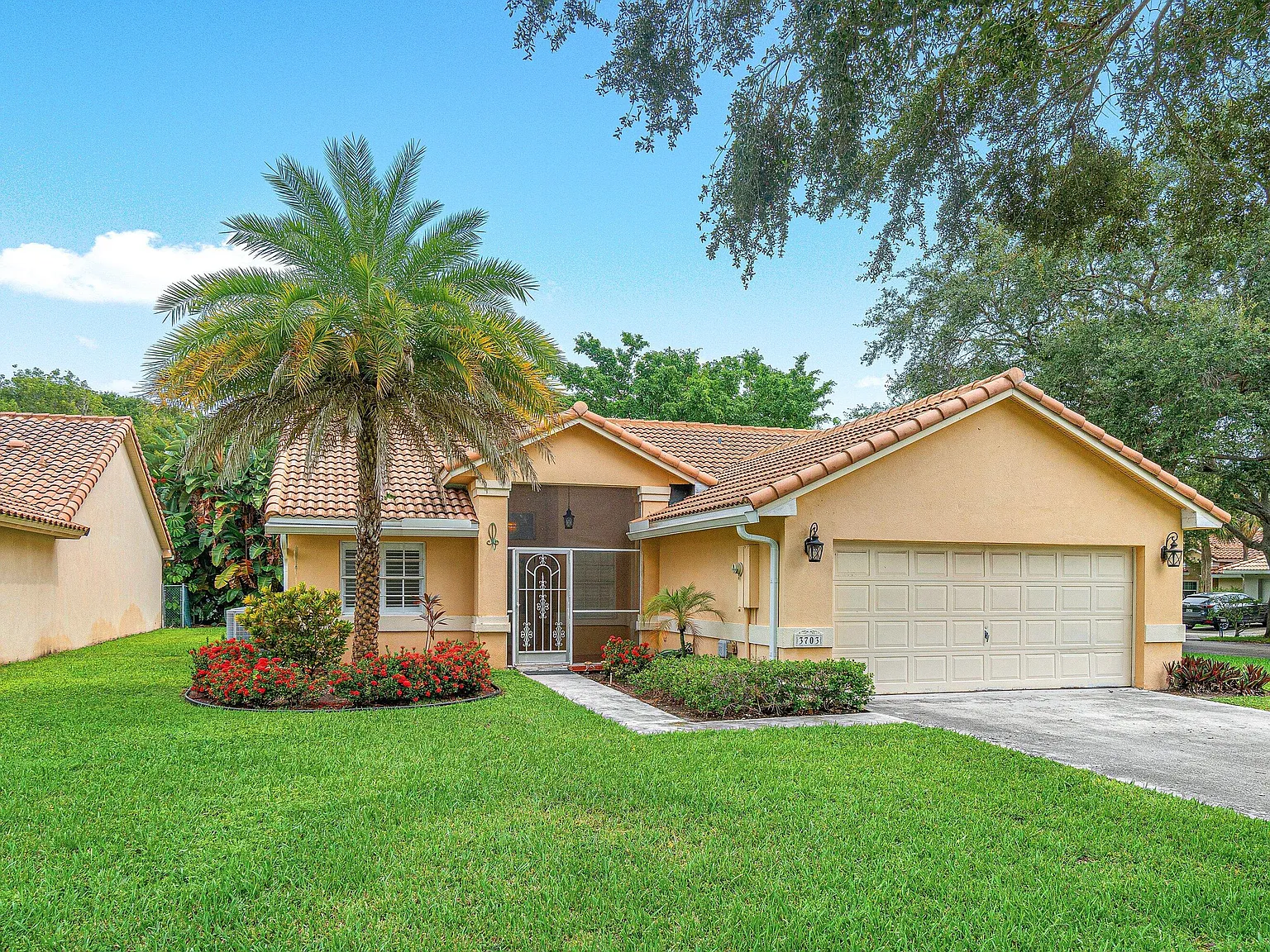 3 bed, 2.0 bath, 1284 sqft, $3,800 — Photo 1