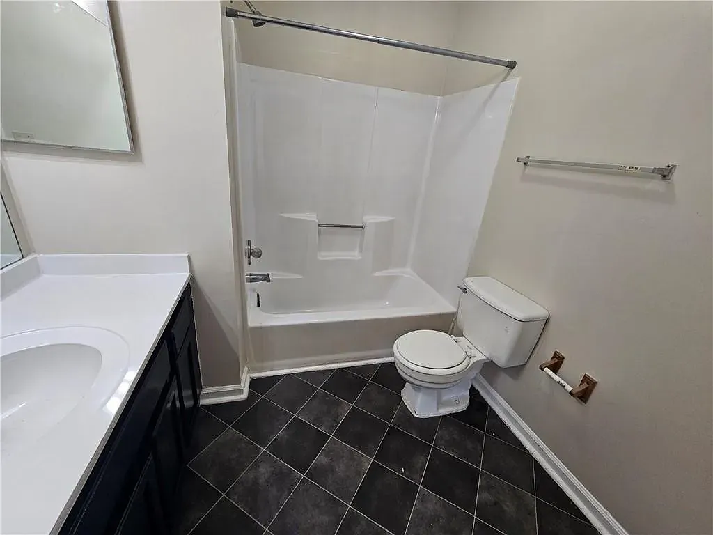 2 bed, 2.5 bath, 1098 sqft, $1,600 — Photo 4