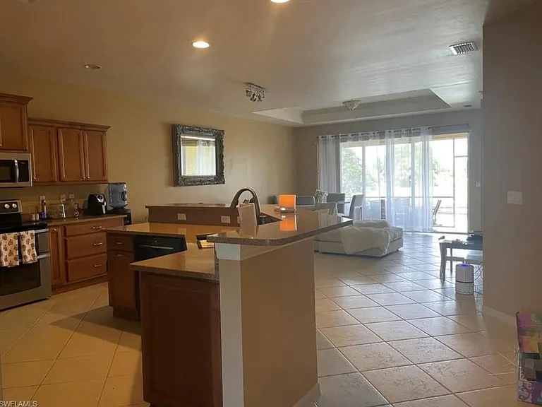 627 SW 47th Ter #627 — Photo 7