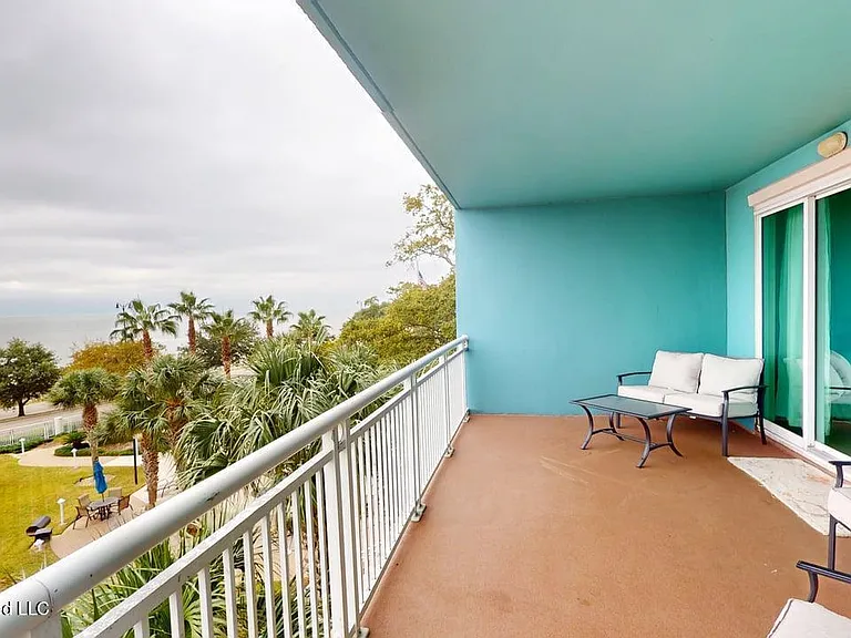 2230 Beach Dr #301 — Photo 21