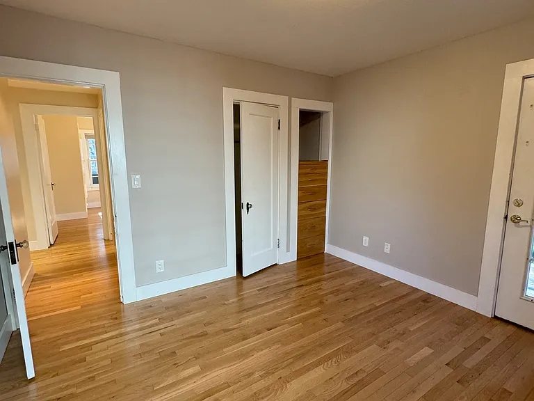 37 NE 47th Ave — Photo 7