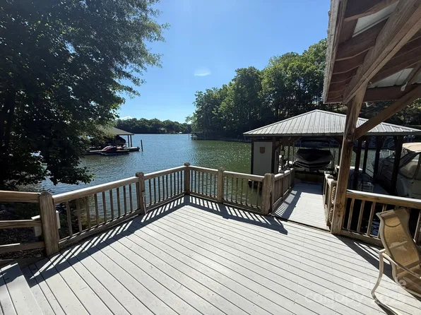 8457 Marina Ln, Catawba, NC 28609