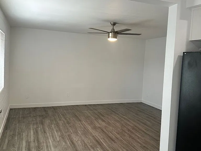 3219 E Earll Dr — Photo 18