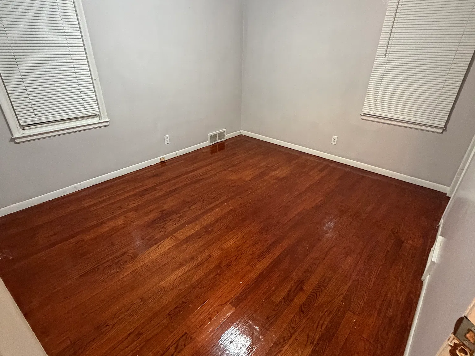 3 bed, 916 sqft, $1,350 — Photo 4