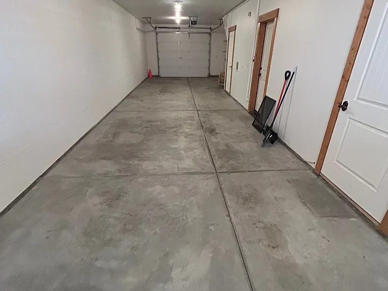 1524 Roosevelt Ave — Photo 44