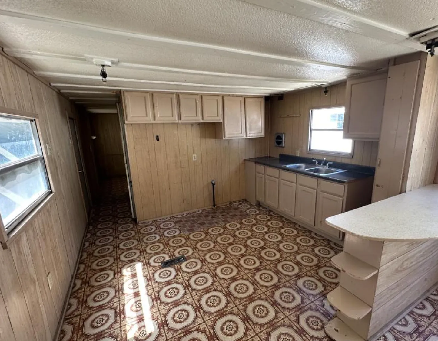 2 bed, 700 sqft, $795 — Photo 3