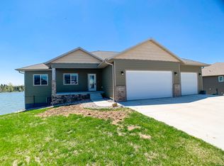 1716 24th St S, Brookings, SD 57006