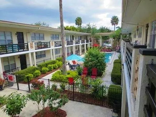 Delaney Court — Photo 10
