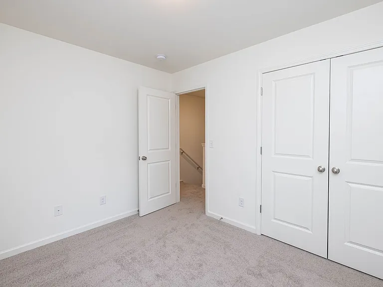 461 Kinnerton Pl — Photo 16
