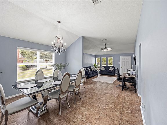 5th image of 5623 Cinnamon Lake Dr